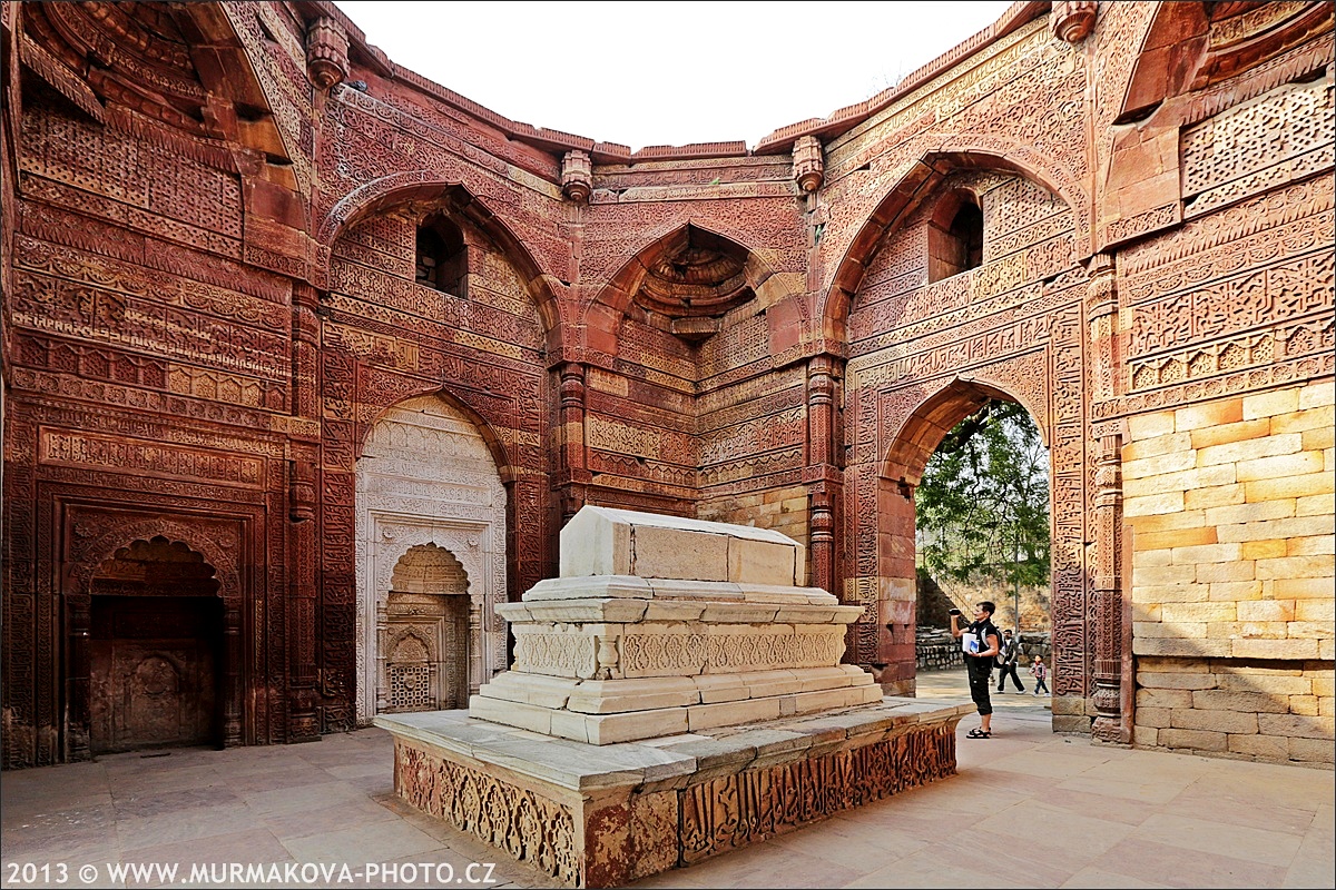 DELHI - Qutub Minar