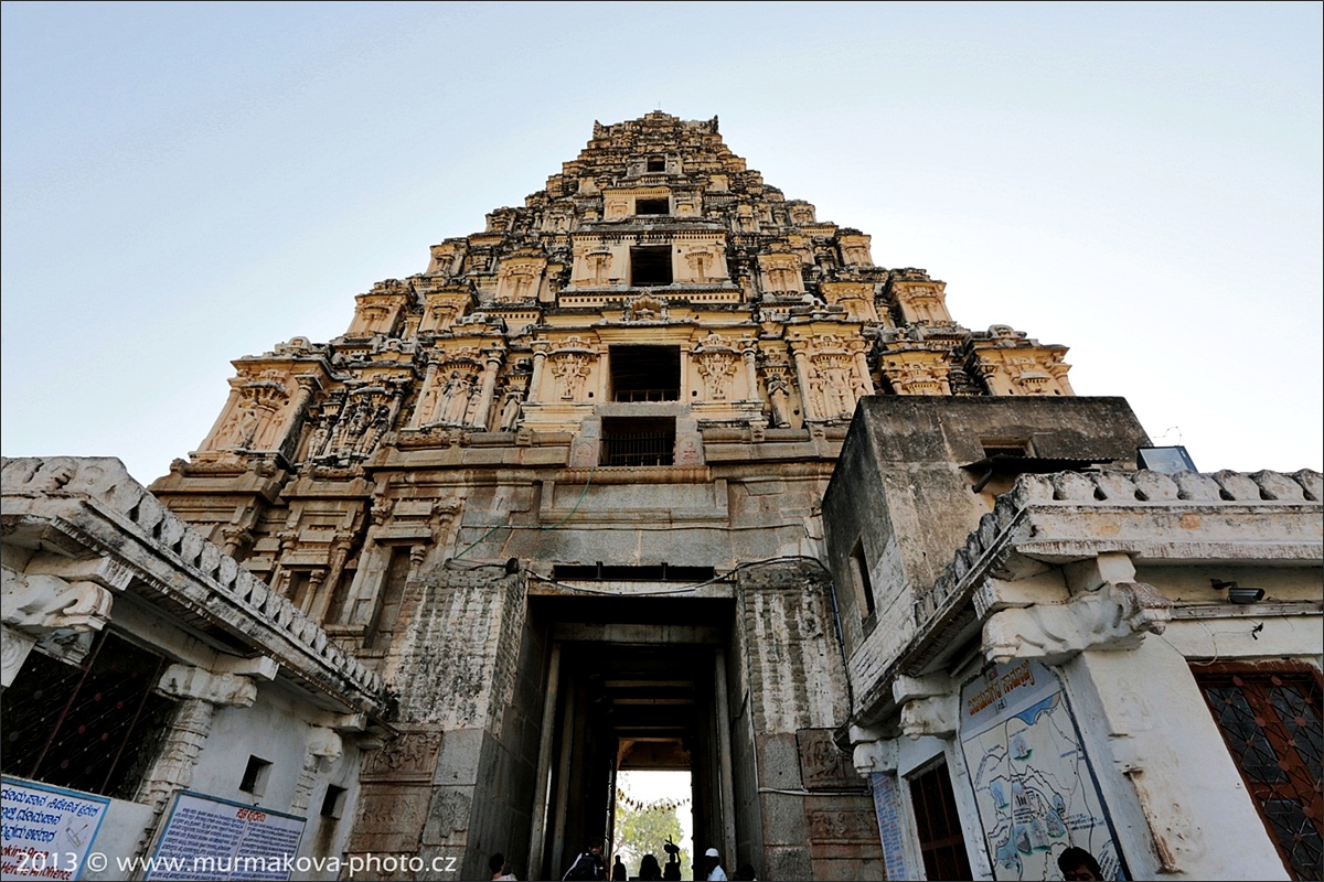 HAMPI - Virupaksha Temple