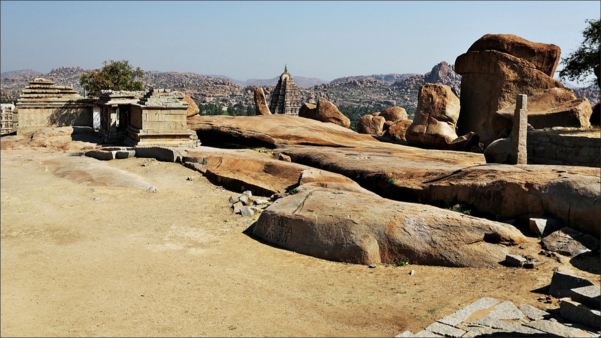 HAMPI - Virupaksha Temple