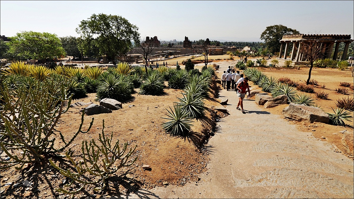 HAMPI - zahrady